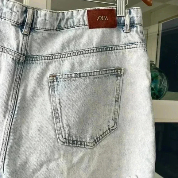 ZARA Cut Off Jeans Shorts Denim Exposed Button Fly Pleated Light Acid Wash Sz 12 - Picture 9 of 12